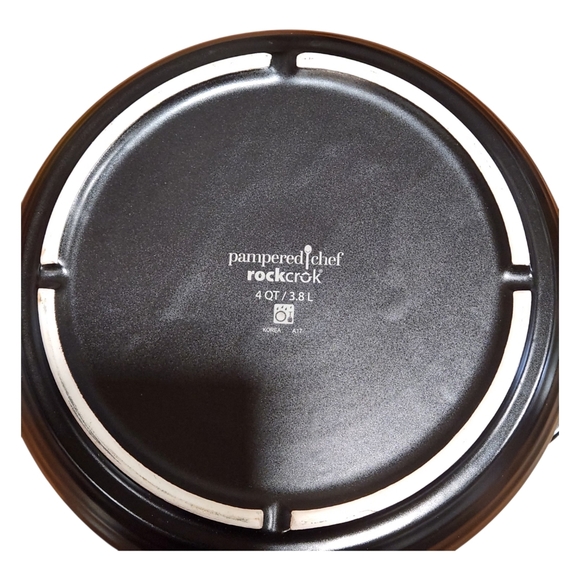 Pampered Chef Rockcrok 4 Qt Dutch Oven Rock Crock Pot with Glass Lid Black - Picture 3 of 5